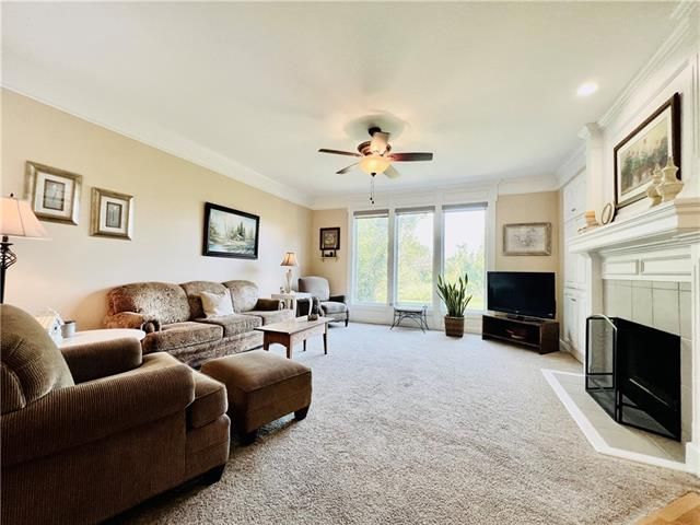 5331 W 160th St, Overland Park, KS 66085