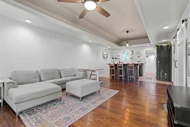 507 E 82nd St, Kansas City, MO 64131