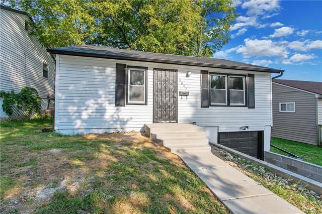 3937 Monroe Ave, Kansas City, MO 64130