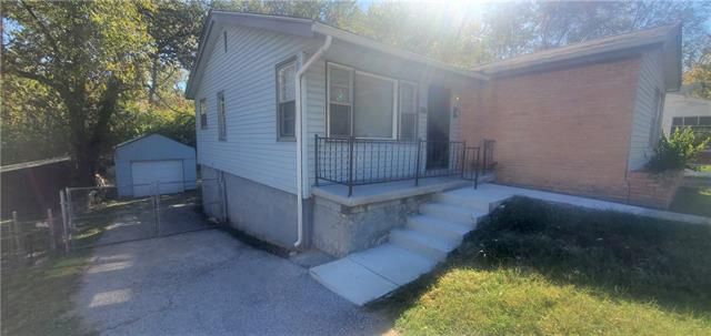 5331 Agnes St, Kansas City, MO 64130