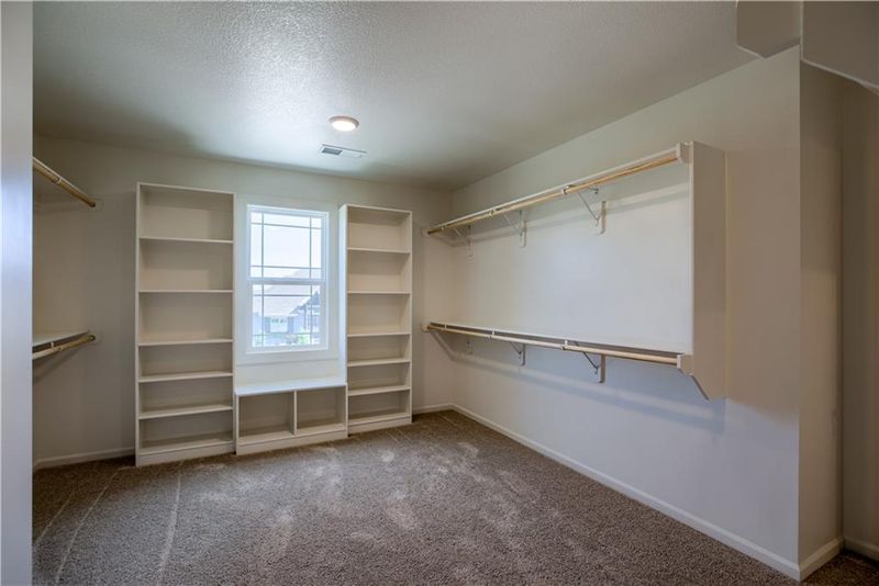 2408 W 176th St, Overland Park, KS 66085