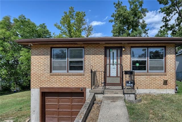 5428 E 27th Ter, Kansas City, MO 64128