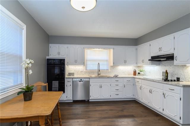 10 E 108th Ter, Kansas City, MO 64114