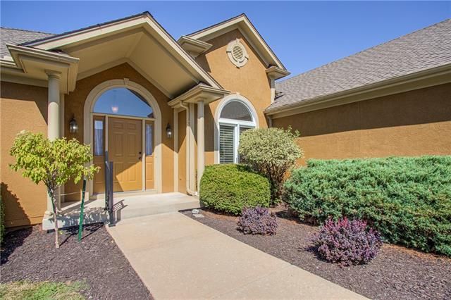 52 E 108th Ter, Kansas City, MO 64114