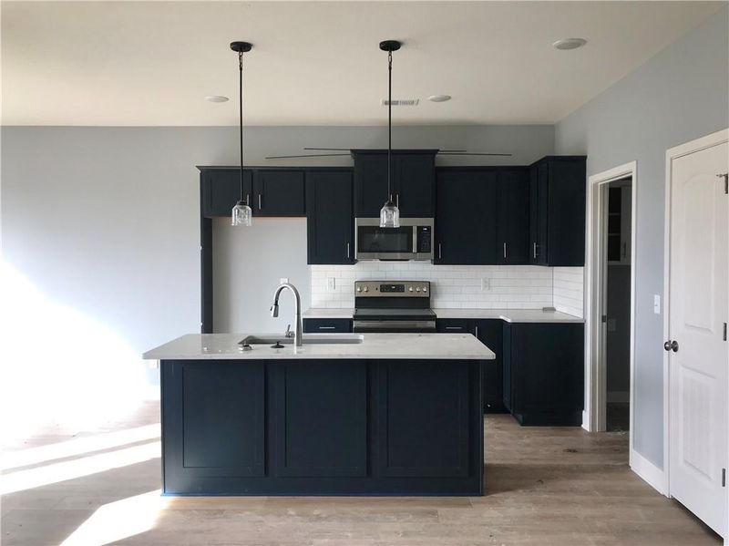 4011 NW 96th Ter, Kansas City, MO 64154