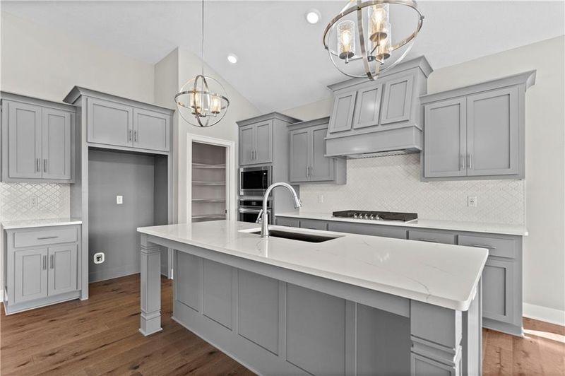 1205 Lakecrest Cir, Raymore, MO 64083
