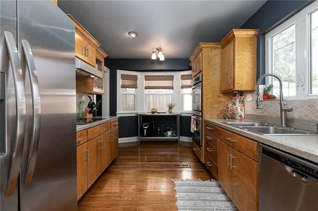 4927 State Line Rd, Kansas City, MO 64112