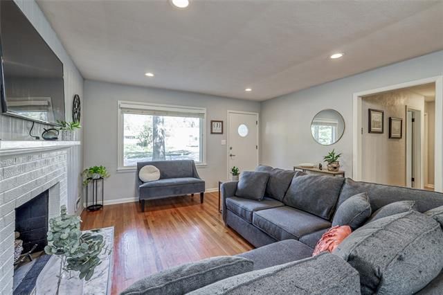 801 W 87th St, Kansas City, MO 64114