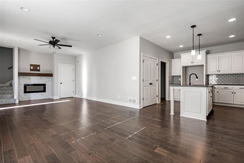 16845 W 164th Ct, Olathe, KS 66062