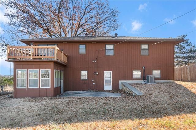 4606 E 104th St, Kansas City, MO 64137