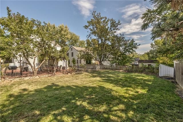 615 E 72 Ter, Kansas City, MO 64131