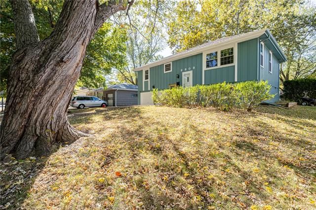 9808 Booth Ave, Kansas City, MO 64134