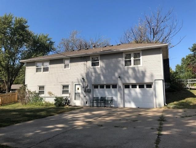 6935 Blair Rd, Kansas City, MO 64152