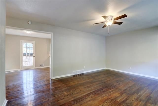 8200 E 85th St, Raytown, MO 64138