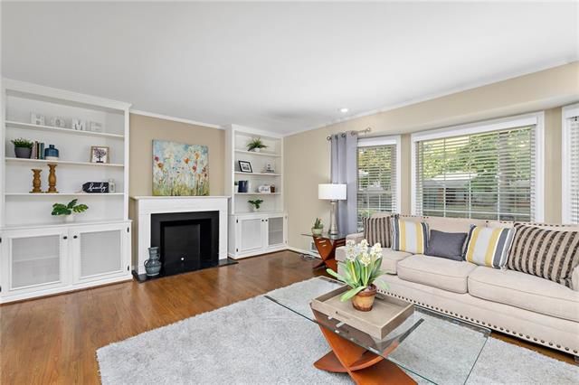 301 W 110th St, Kansas City, MO 64114