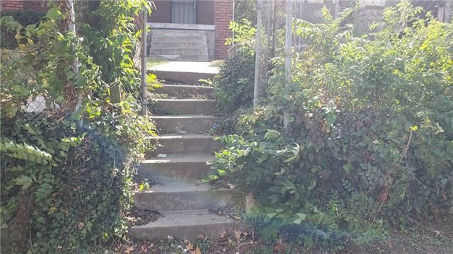 3205 E 32nd St, Kansas City, MO 64128