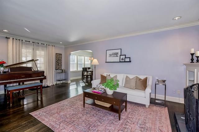 105 E 69th Ter, Kansas City, MO 64113