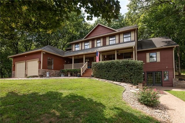 529 E 1700 Rd, Baldwin City, KS 66006