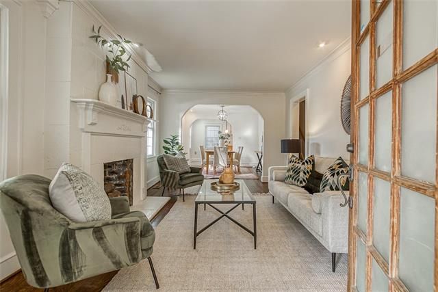 2 E Dartmouth Rd, Kansas City, MO 64113