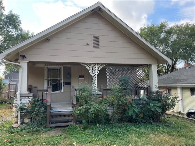 5439 E 28th St, Kansas City, MO 64128