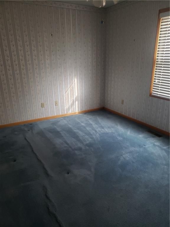 132 SW Hillcrest Ln, Lee's Summit, MO 64063