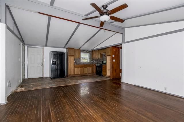 4430 N Olive St, Kansas City, MO 64118
