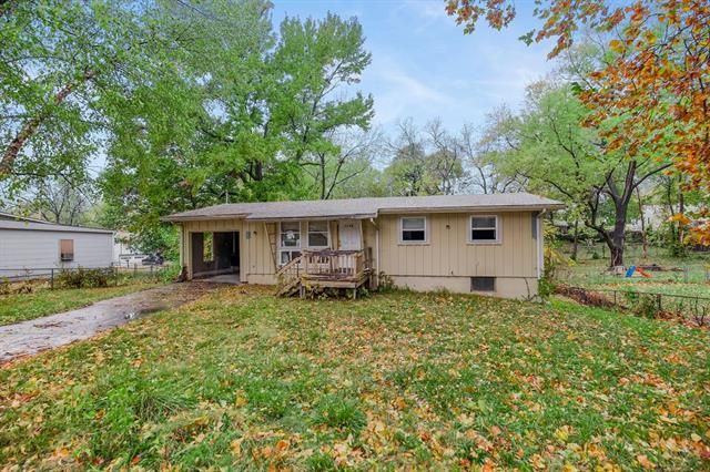 4430 N Olive St, Kansas City, MO 64118