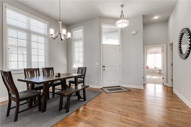 8000 W 166 Pl, Overland Park, KS 66085