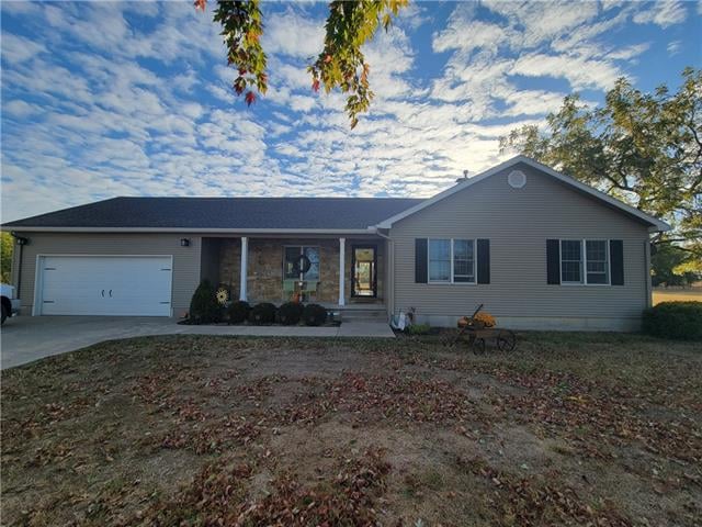 248 S 40th St, Girard, KS 66743