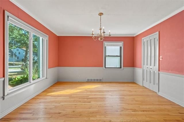 435 E 80th St, Kansas City, MO 64131