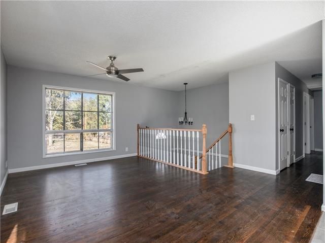 8609 E 96th Ter, Kansas City, MO 64134