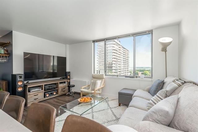 600 E 8th St #5H&5I, Kansas City, MO 64106