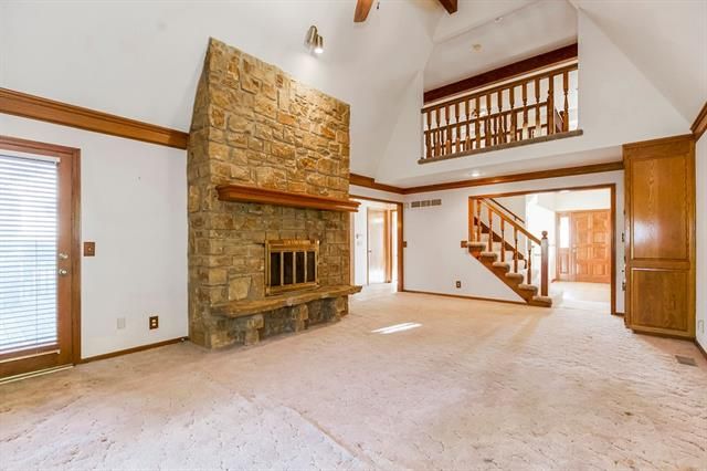 11340 Grandview Dr, Overland Park, KS 66210