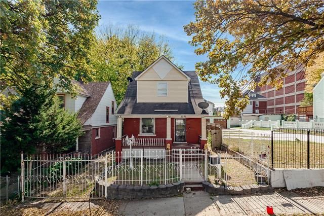 3231 Roberts St, Kansas City, MO 64124
