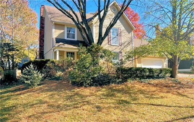 11617 Hemlock St, Overland Park, KS 66210