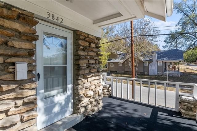 3842 E 68th Ter, Kansas City, MO 64132