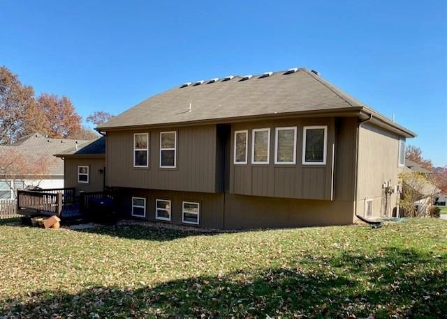 5922 N Mayview Ave, Kansas City, MO 64151