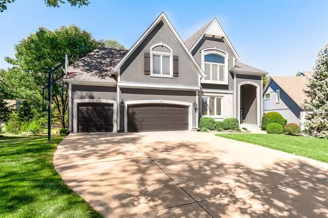 14308 Fairway St, Leawood, KS 66224