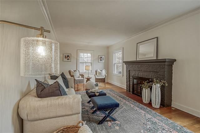 325 E 70 St, Kansas City, MO 64113