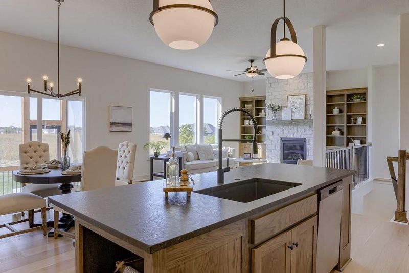 17515 W 165 St, Olathe, KS 66062