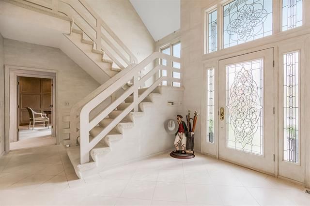 4414 NW Lake Dr, Lee's Summit, MO 64064