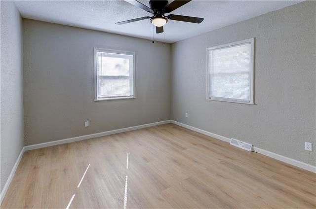 408 Zay Dr, Excelsior Springs, MO 64024