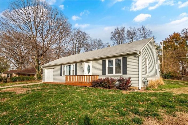3009 Farley Ave, Kansas City, MO 64129