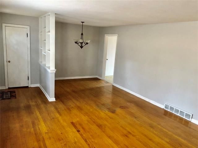 5409 Booth Ave, Kansas City, MO 64129
