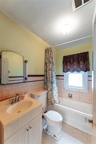 936 E 76th Ter, Kansas City, MO 64131