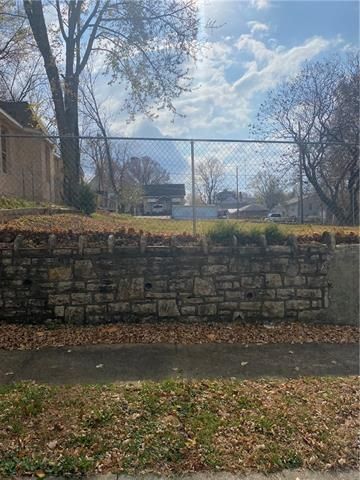 6201 E 10th St, Kansas City, MO 64126