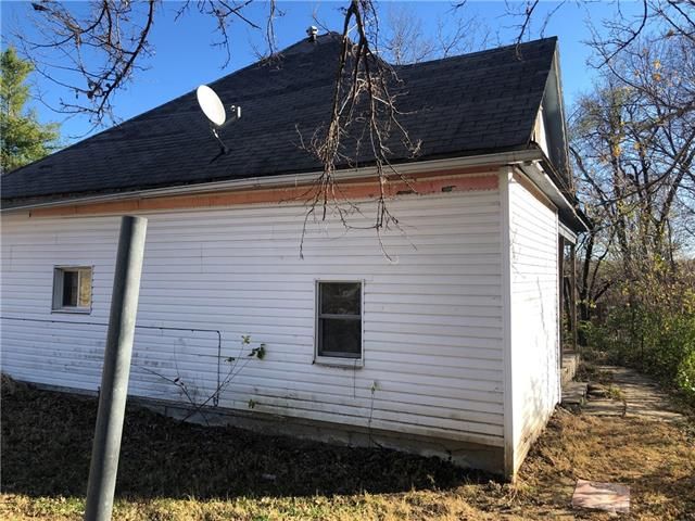 705 Garden St, St Joseph, MO 64504