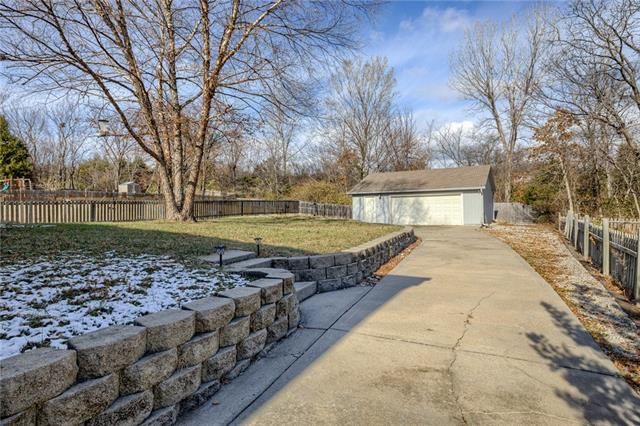 9738 NW 87th Ter, Kansas City, MO 64153