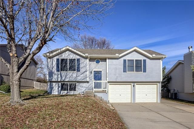 9738 NW 87th Ter, Kansas City, MO 64153