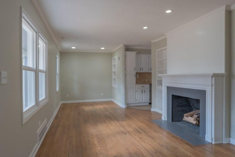 636 E 69th Ter, Kansas City, MO 64131